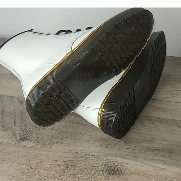 NEW Doc Martens Boots - Picture 4 of 5